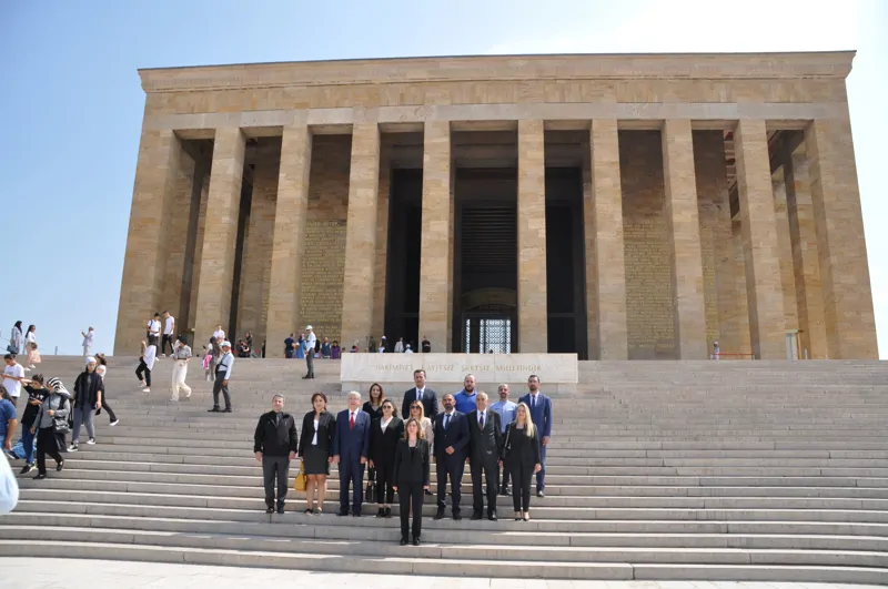 İŞİM KÜMELENMESİ 15.YILINDA ATANIN HUZURUNDA