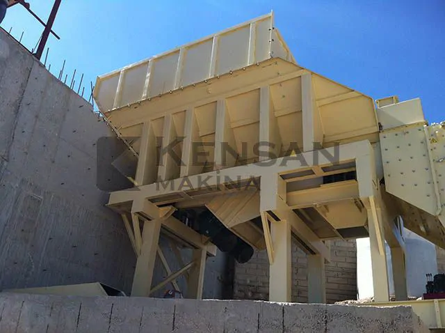 VIBRATING FEEDER (DF)