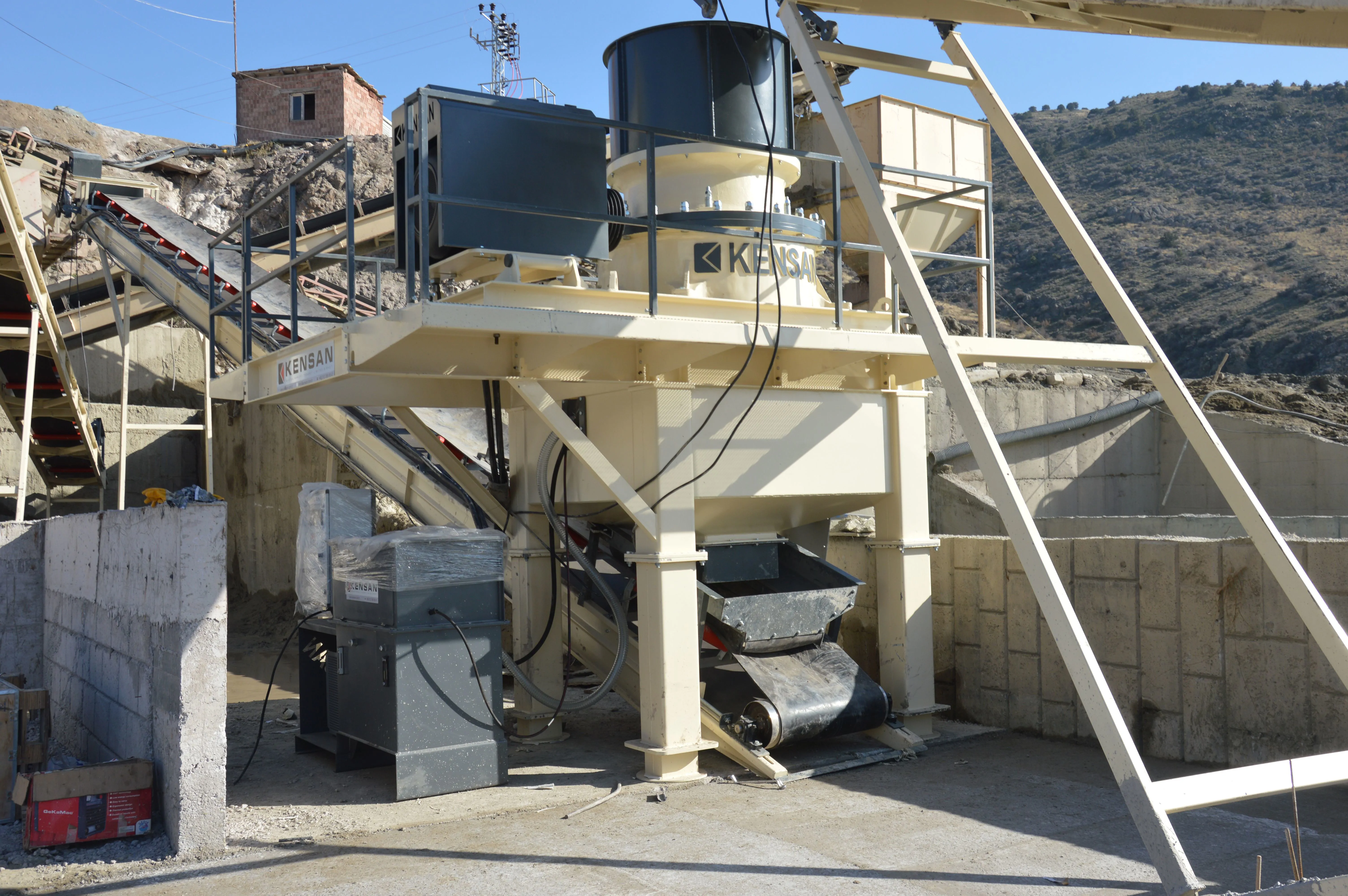 CONE CRUSHER