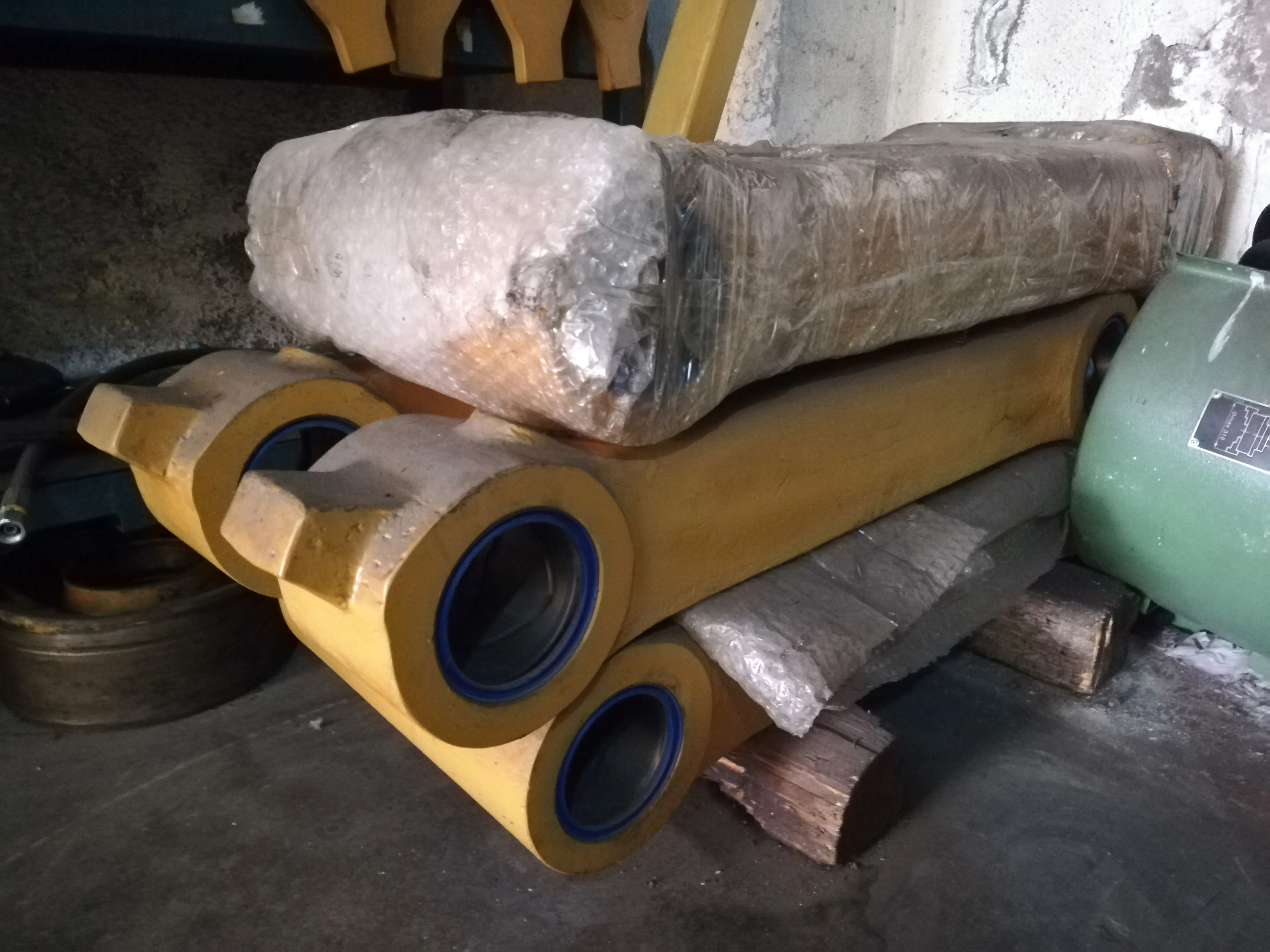 CONSTRUCTION MACHINERY SPARE PARTS